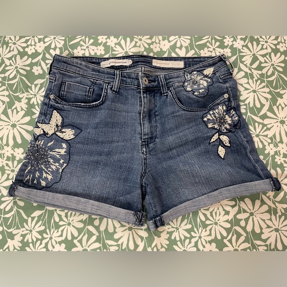 Anthropologie Pilcro embroidered with bead detailing Jean shorts size 30 - Picture 4 of 9